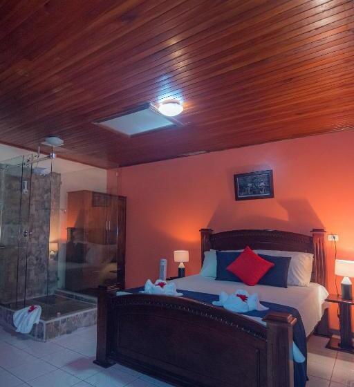 Номер Стандарт, Nafre House B&b Monteverde