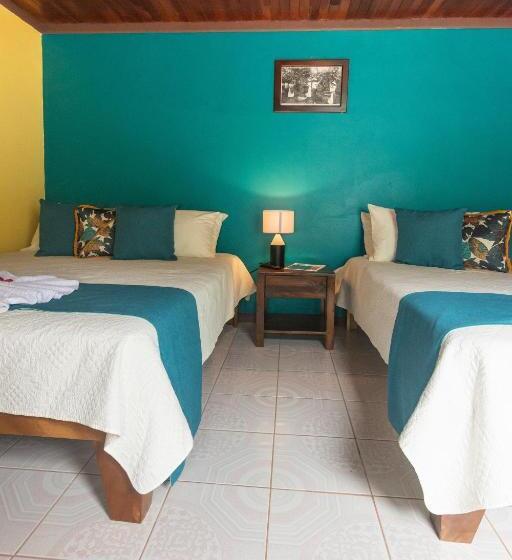 Номер Стандарт Трехместный, Nafre House B&b Monteverde