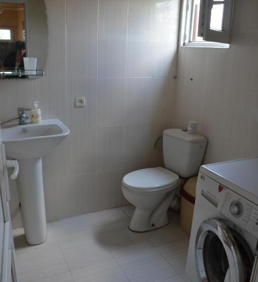 اتاق خانوادگی, Friends House