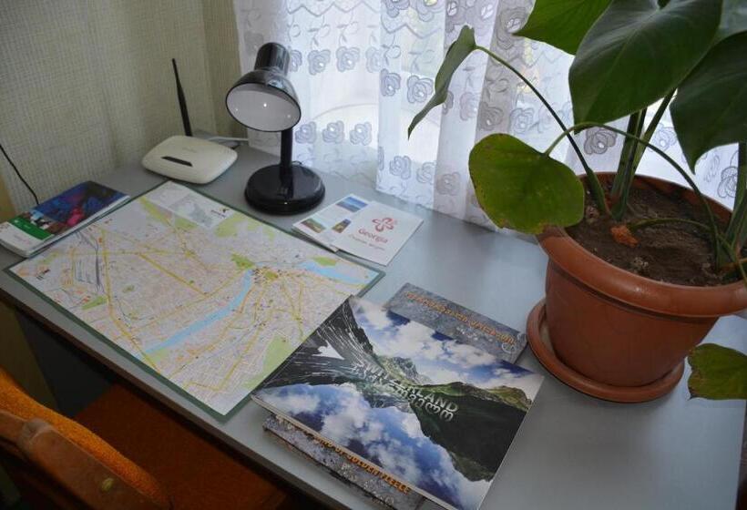 اتاق خانوادگی, Friends House