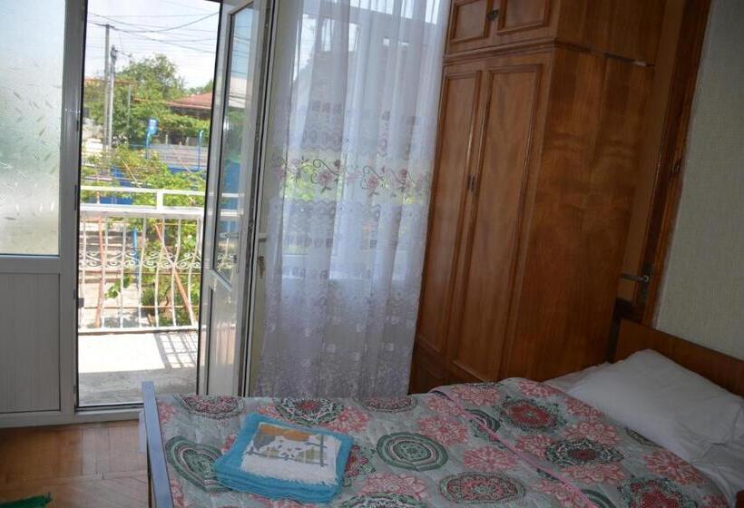 اتاق خانوادگی, Friends House