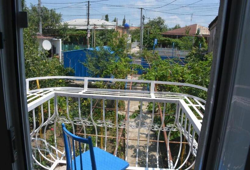 اتاق خانوادگی, Friends House