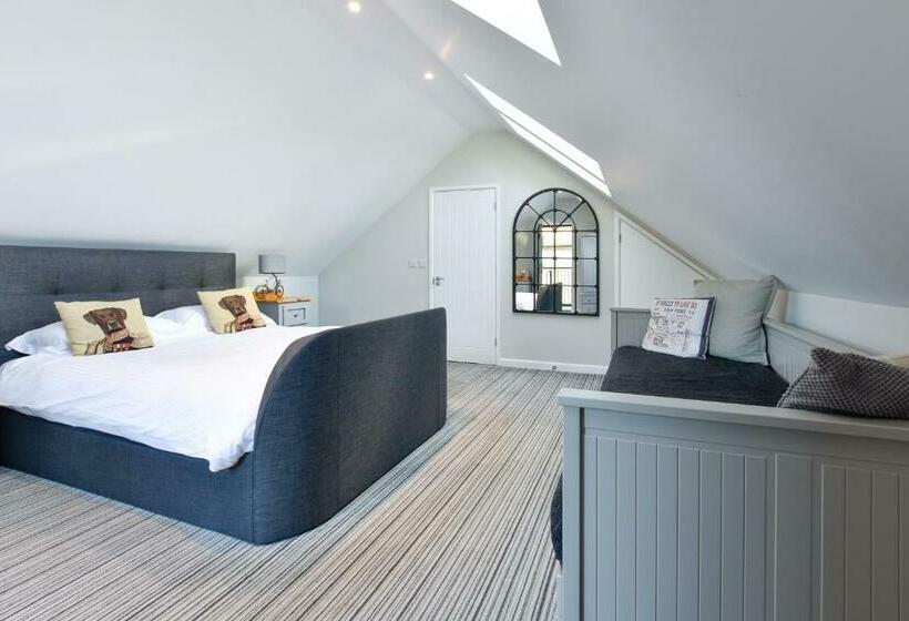 غرفة ديلوكس عائلية, The Bell Inn