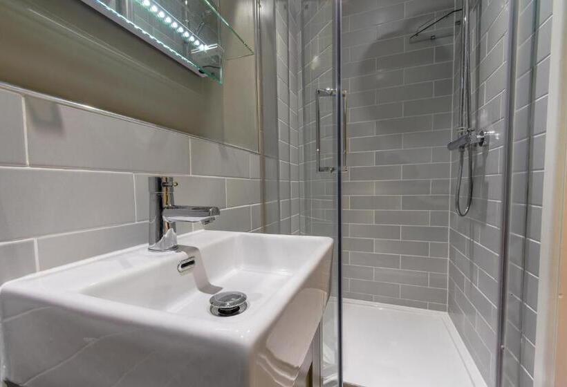 غرفة قياسية سرير كينج, The Bell Inn