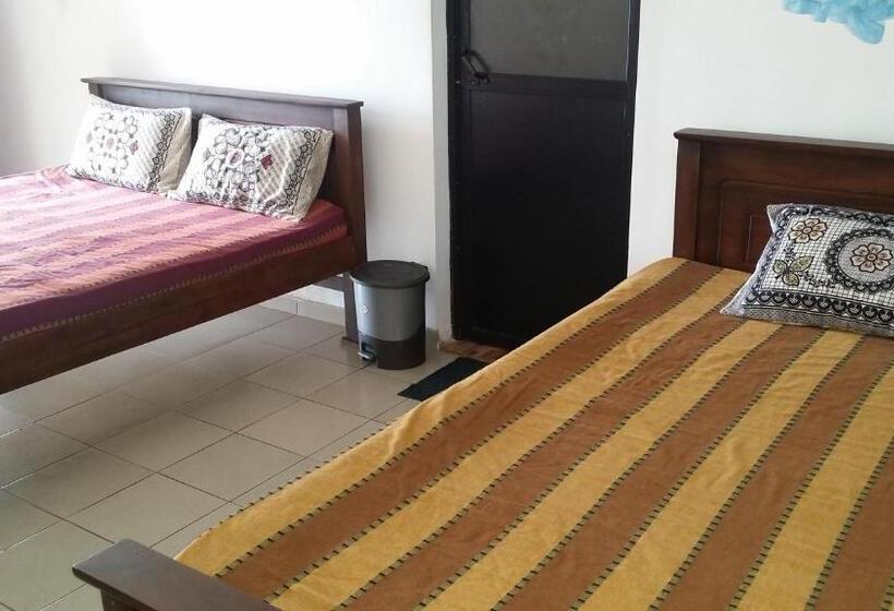 غرفة عائلية مطلّة علي البحر, Polhena Coral Reef Resort