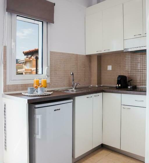 Escritório Estándar, Kassandra Studios