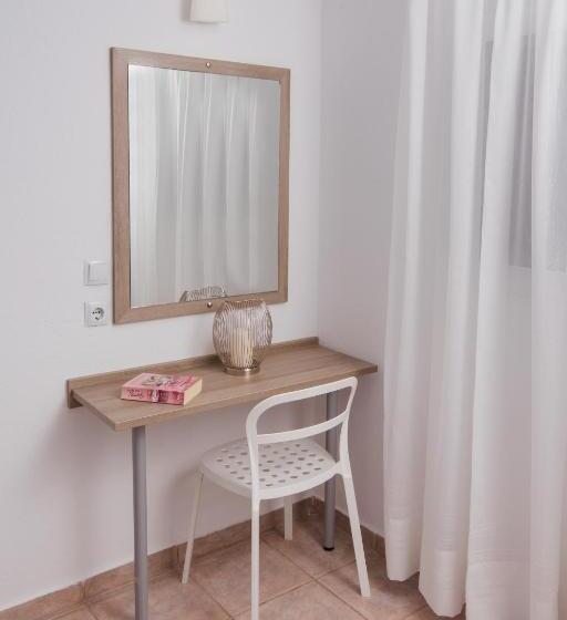 Apartamento 2 Dormitórios, Kassandra Studios