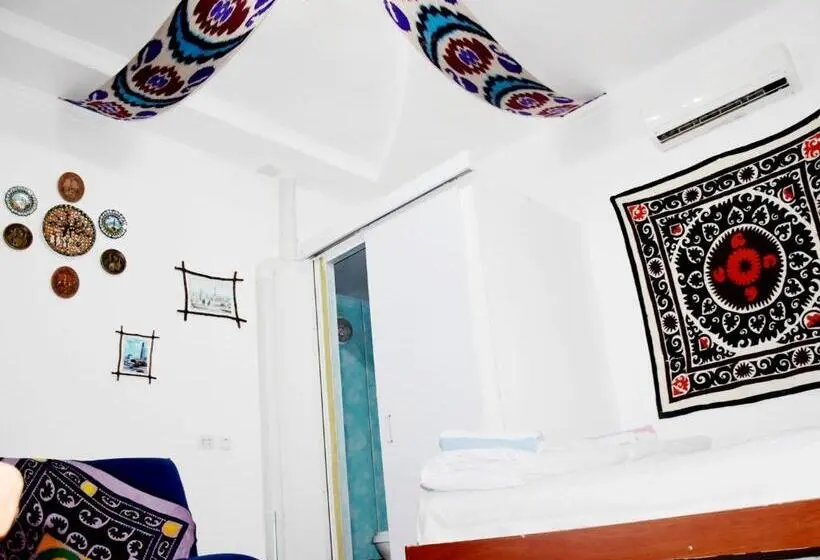 Perhehuone, Khiva Alibek B&b & Travel