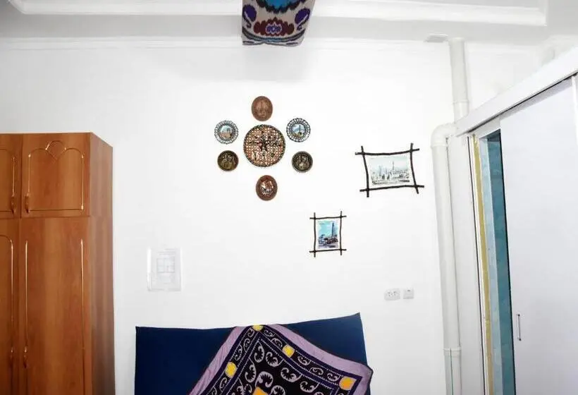 Perhehuone, Khiva Alibek B&b & Travel