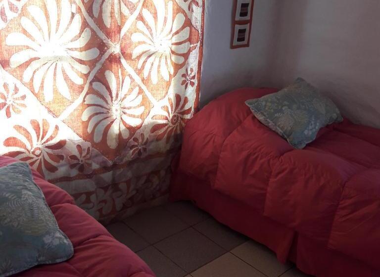 اتاق ساده سه نفره, Casa Buenavista