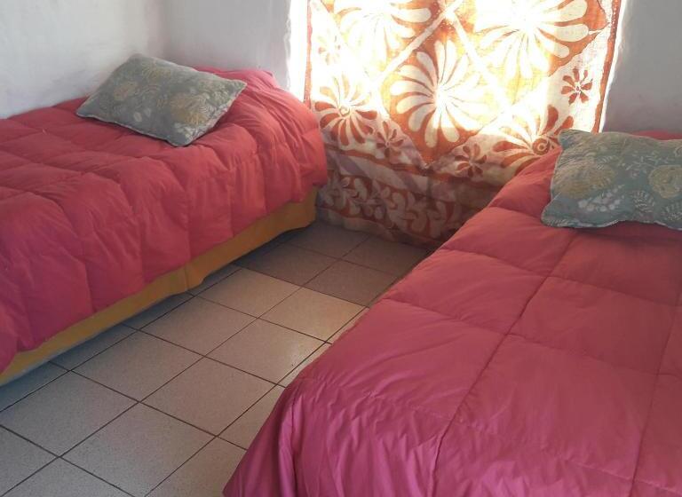 اتاق ساده سه نفره, Casa Buenavista