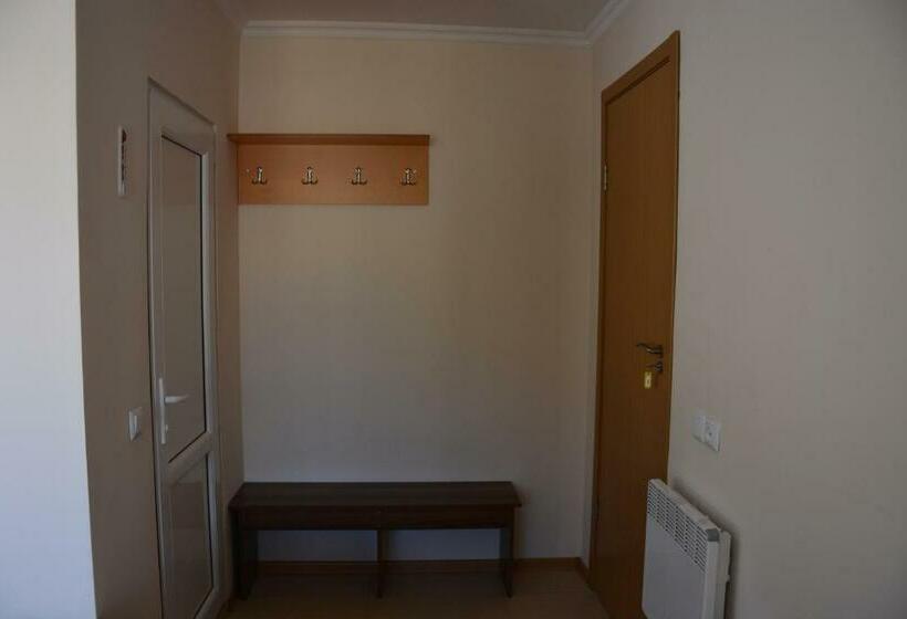 اتاق استاندارد, House In Mestia