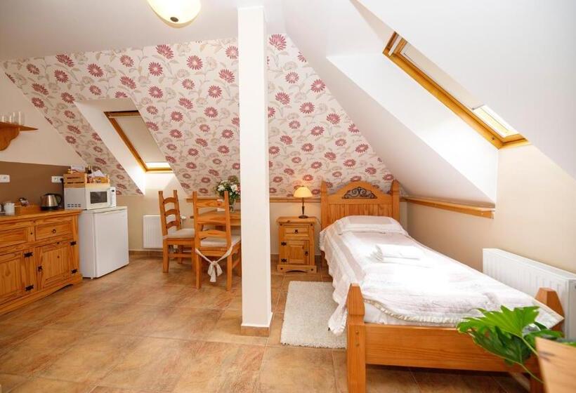 基本间, Penzion Sonáta