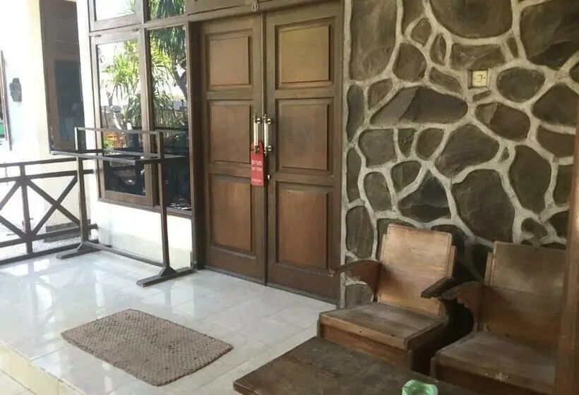 اتاق لوکس, Rumah Saga