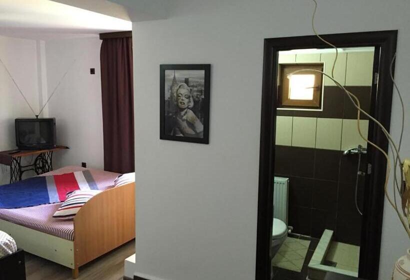 חדר סטנדרט לארבעה, Vila Khalo