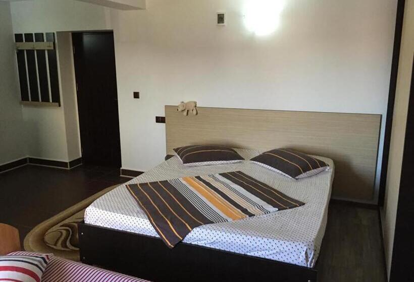 חדר סטנדרט לארבעה, Vila Khalo