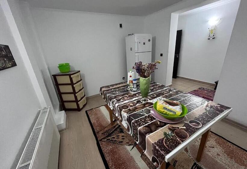 חדר סטנדרט לשלושה, Vila Khalo