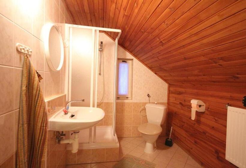 חדר סטנדרט לשלושה, Pension Kubát