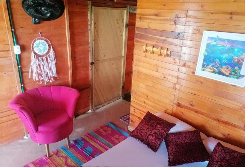 غرفة ديلوكس مطلّة علي البحر مزوَّدة بشُرفة, Posada Chikiluky Bar