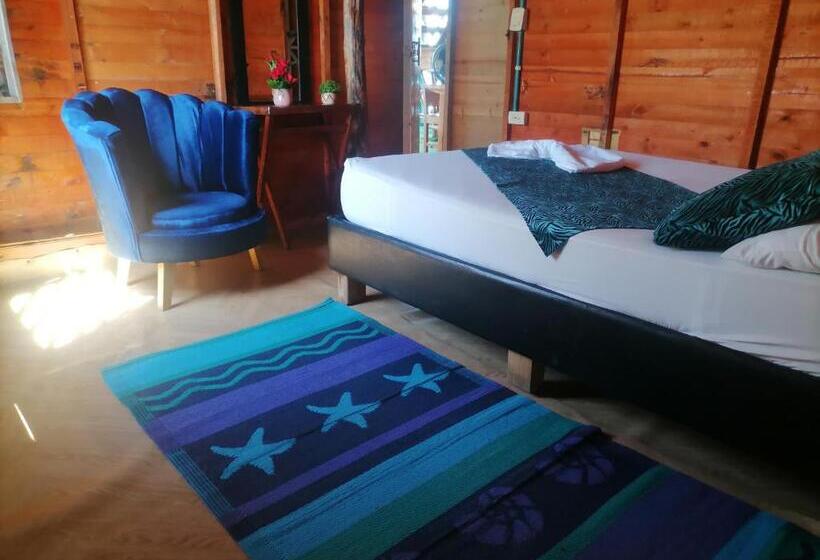 חדר אקונומי, Posada Chikiluky Bar