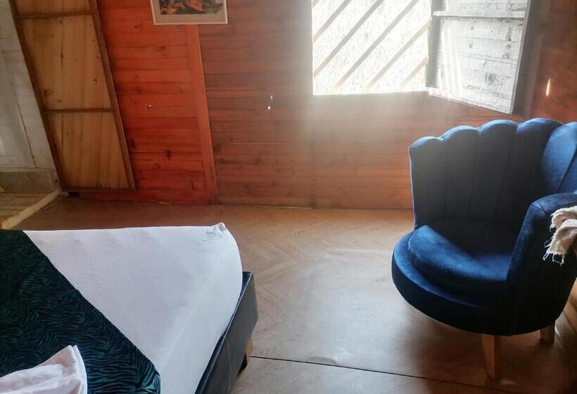 חדר אקונומי, Posada Chikiluky Bar