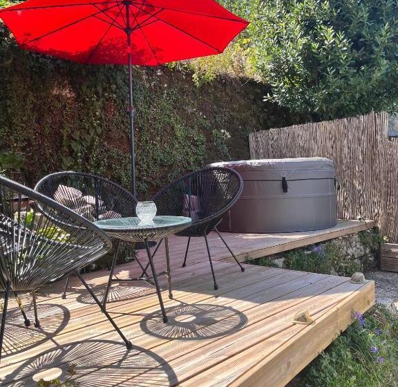 Дом 1 Спальня, Maison Lapopie Chambres Et Gîte