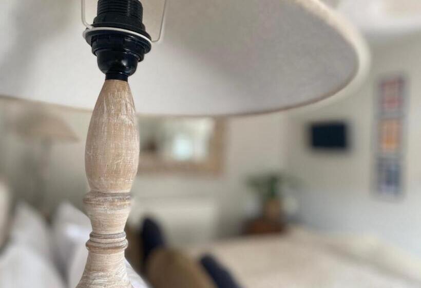 Стандартный Номер Кровать Кинг, No 22