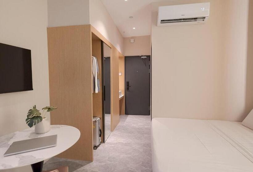 Семейный Номер Deluxe, Harper Boutique Hotel At Sutera Avenue