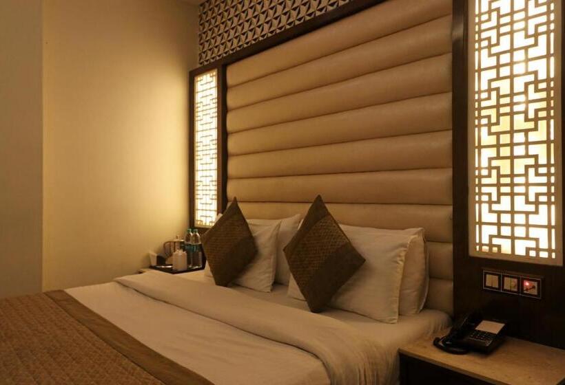 Номер Deluxe Кровать Кинг, Mannat International By Mannat