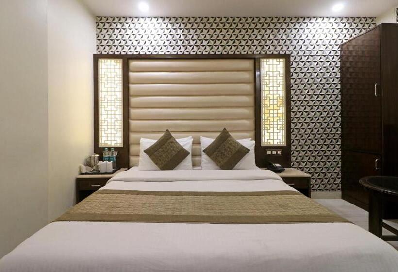 스탠다드 룸 킹사이즈 침대, Mannat International By Mannat