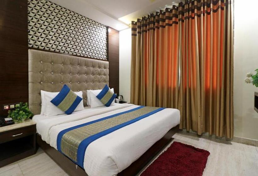 스탠다드 룸 킹사이즈 침대, Mannat International By Mannat