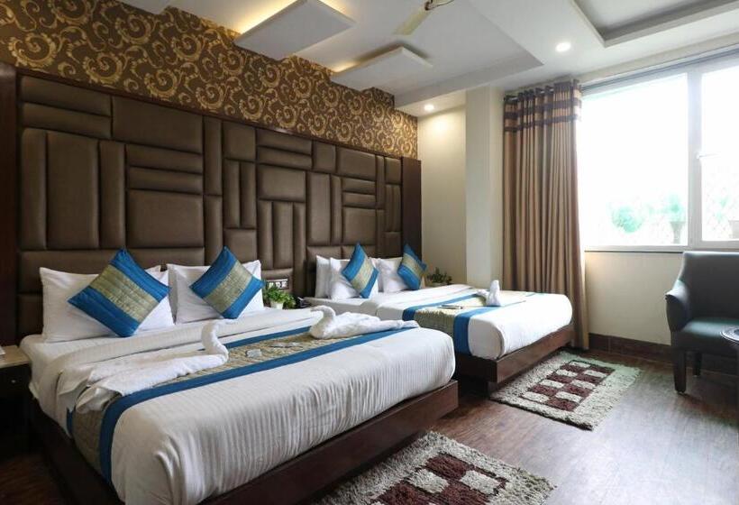 디럭스 패밀리 룸, Mannat International By Mannat
