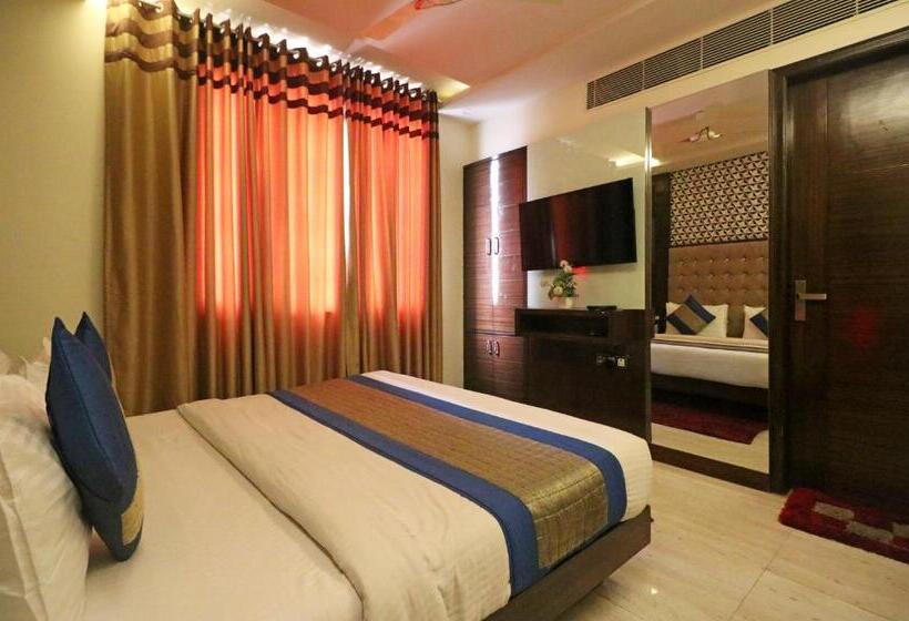 Номер Deluxe Кровать Кинг, Mannat International By Mannat