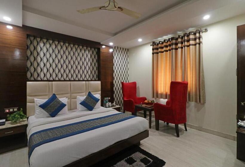 Номер Deluxe Кровать Кинг, Mannat International By Mannat