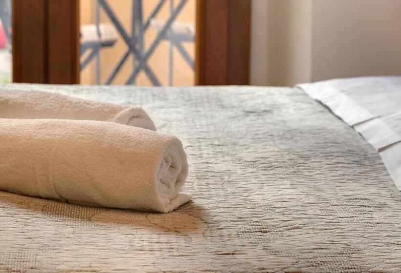 اتاق استاندارد با بالکن, Sleep Tight Florence