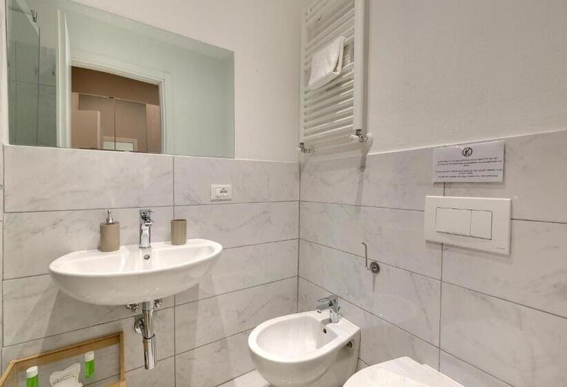 اتاق استاندارد با بالکن, Sleep Tight Florence