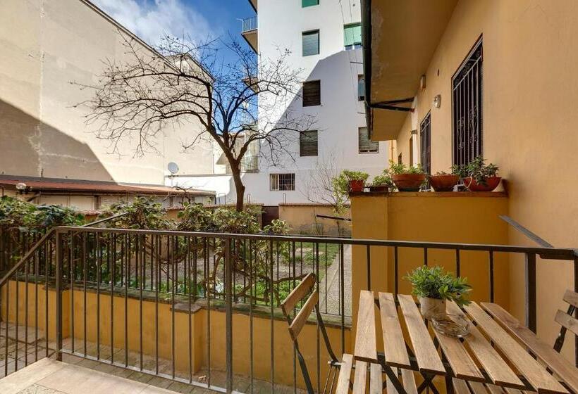 اتاق استاندارد با بالکن, Sleep Tight Florence