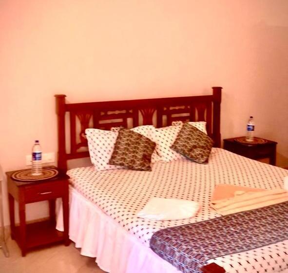 اتاق خانوادگی, Stan Inn, North Goa, Vagator, With Strong Wifi,free Private Parking & Kitchen, Can Cook Where You St