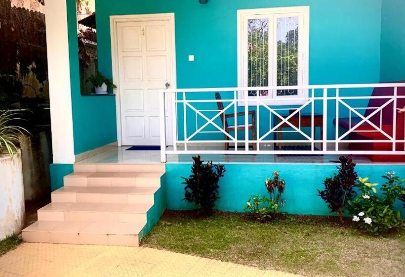 اتاق خانوادگی, Stan Inn, North Goa, Vagator, With Strong Wifi,free Private Parking & Kitchen, Can Cook Where You St