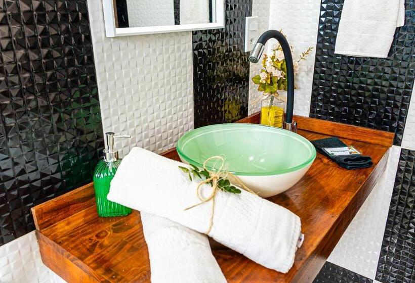 اتاق لوکس چهار تخته, Tucanos Búzios