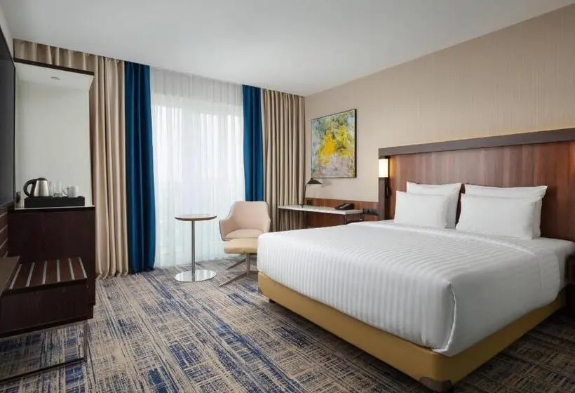 اتاق استاندارد با تخت بزرگ, Courtyard By Marriott Tashkent