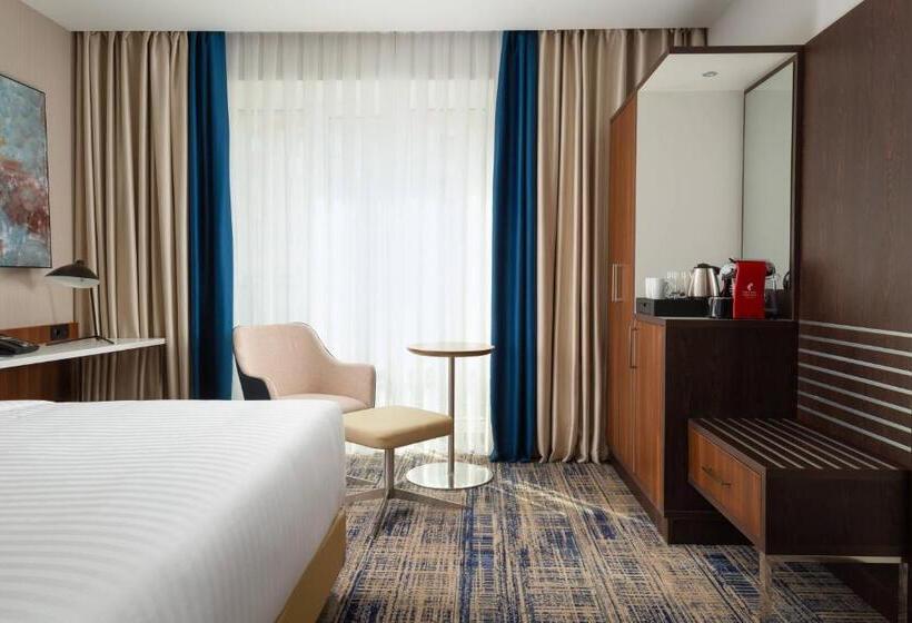 Suite Familiar, Courtyard By Marriott Tashkent