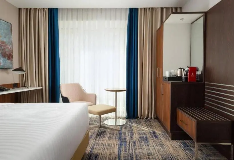 سوییت خانوادگی, Courtyard By Marriott Tashkent