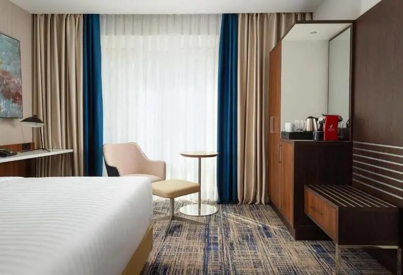 سوییت خانوادگی, Courtyard By Marriott Tashkent