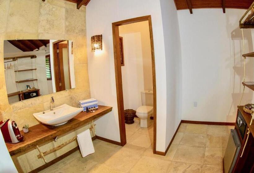 标准三人间, Kauli Seadi Beach