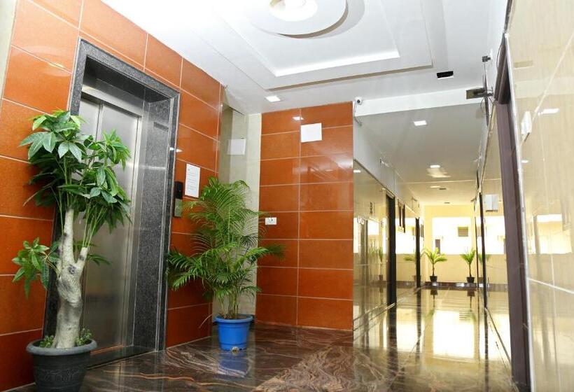Номер Стандарт, Lakeview Residency, Sricity Tada