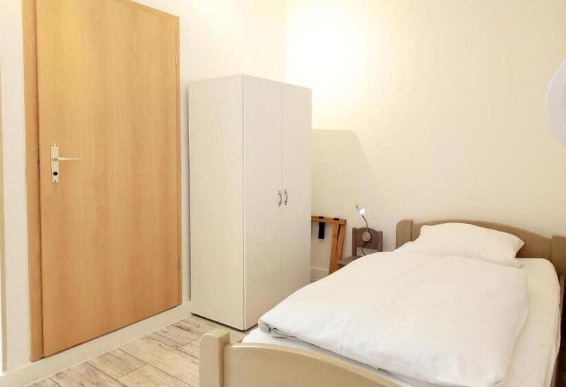 标准单人间, Goldener Löwe