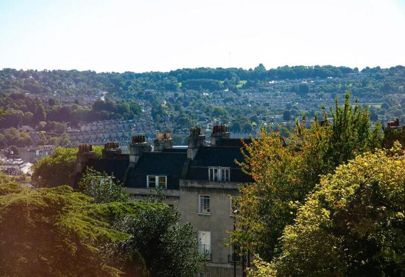 غرفة قياسية مطلة على المدينة, Lansdown Grove