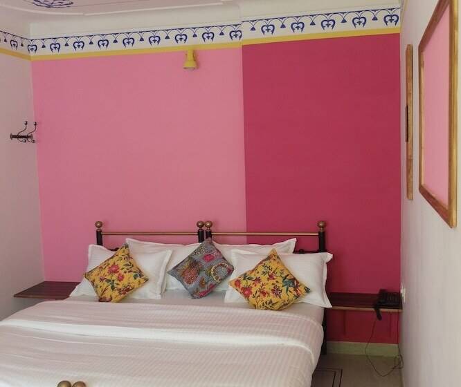 Chambre Deluxe, Little Peepal House