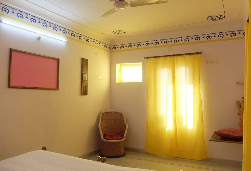 Chambre Deluxe, Little Peepal House